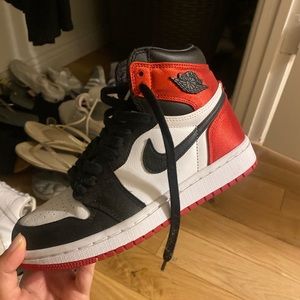 Woman’s air Jordan 1 retro high “satin black toe”